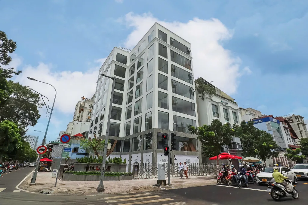 M.O.R.E Nguyễn Thông